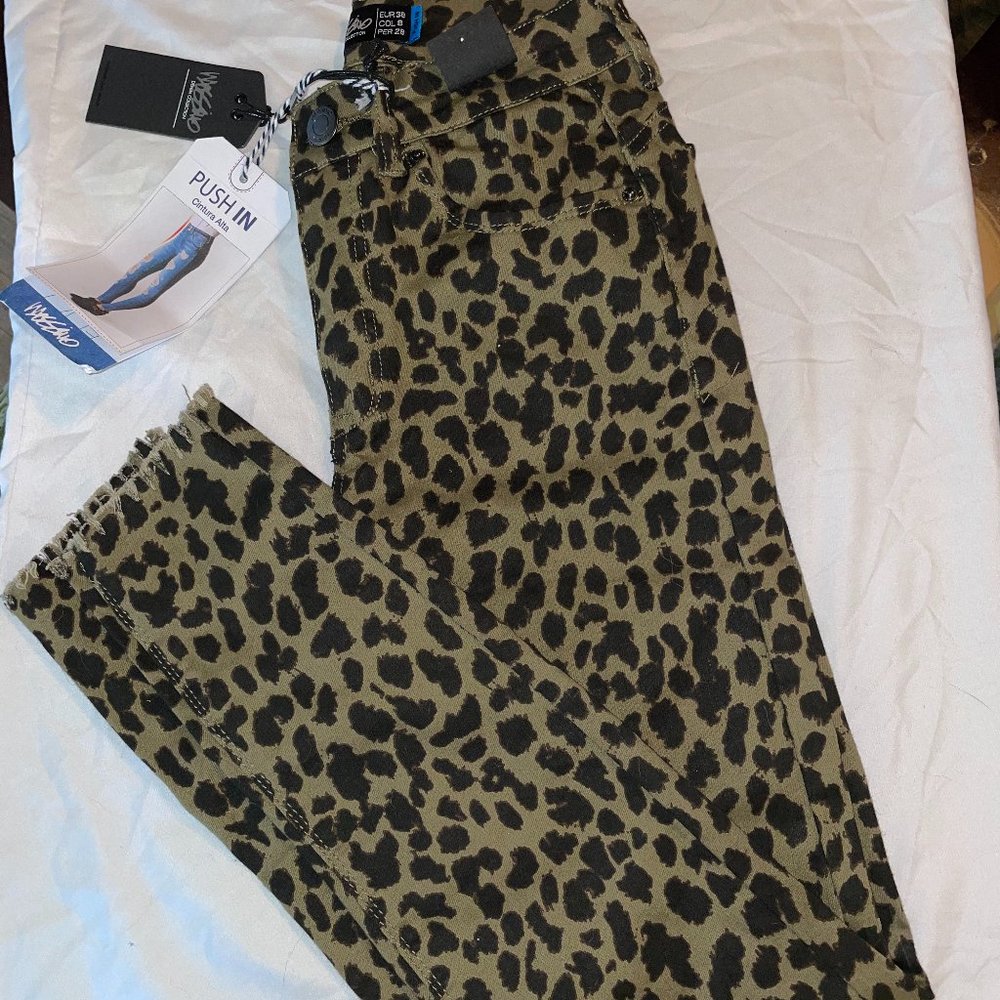 Mossimo Leopard print Skinny Jeans with tags.